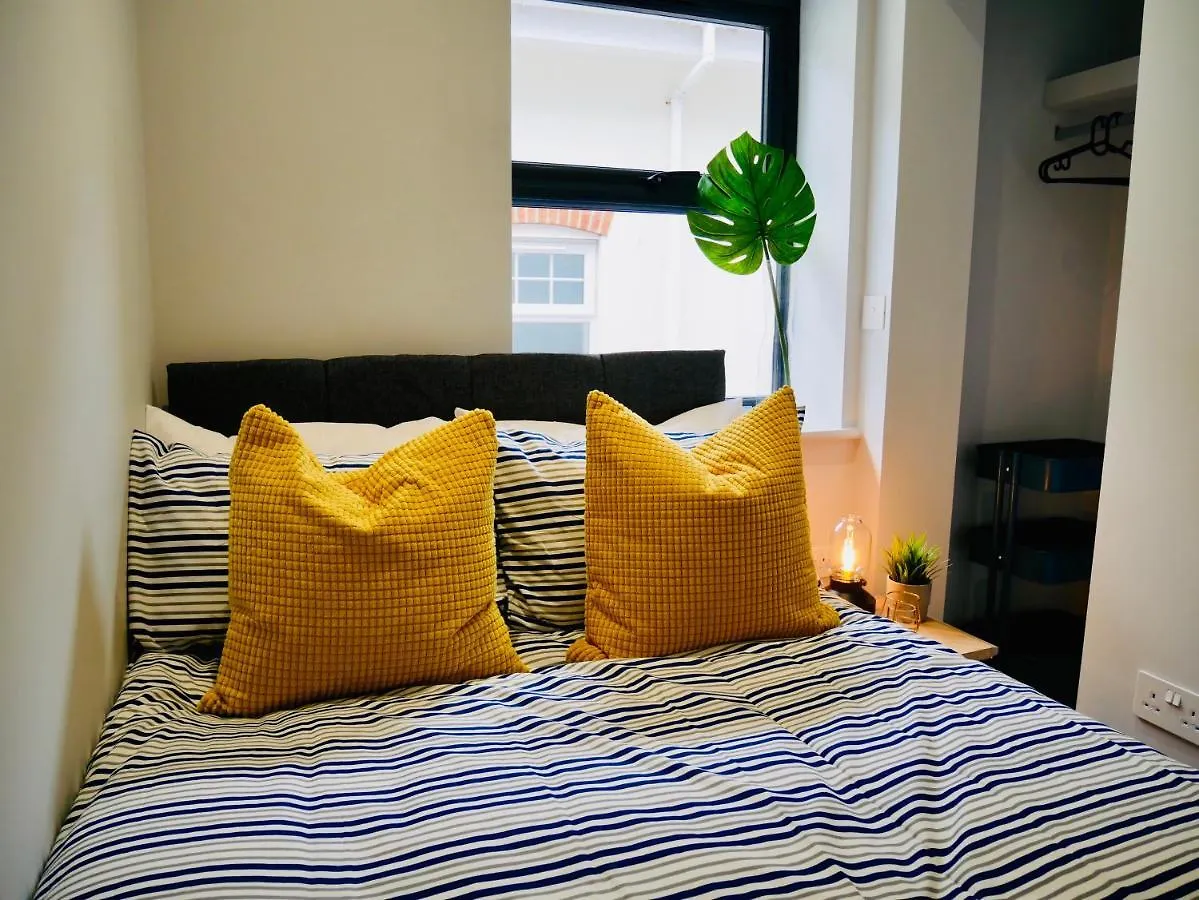 Beautiful Alumpointe Apartment - 400M To The Beach Bournemouth