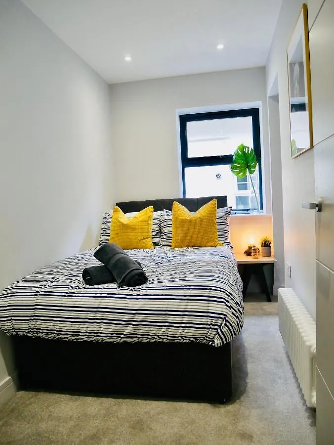Beautiful Alumpointe Apartment - 400M To The Beach Bournemouth 0*,  United Kingdom
